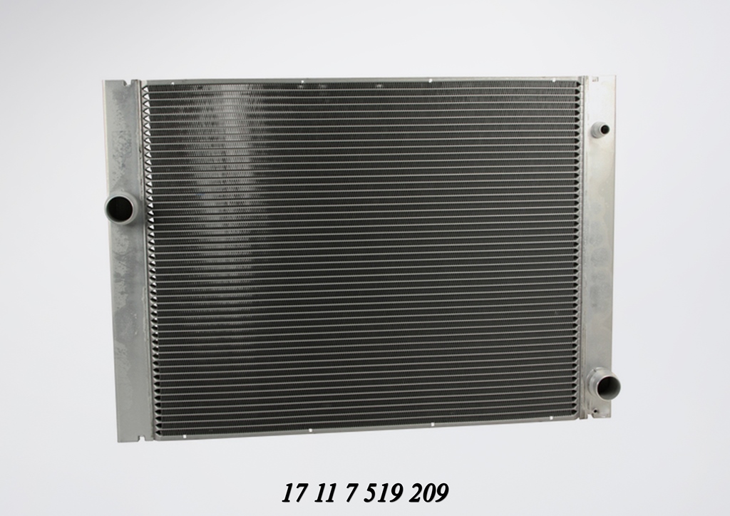 BMW E60 Sedan 523i Cooling Radiator BMW E60 / E63 / E64 / E65